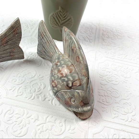 Pair of 2 Detailed Fish Soapstone Carvings - Picture 5 of 8